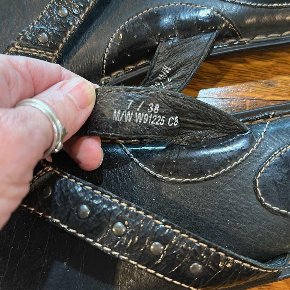 Born Black Leather Sandals - Picture 5 of 7